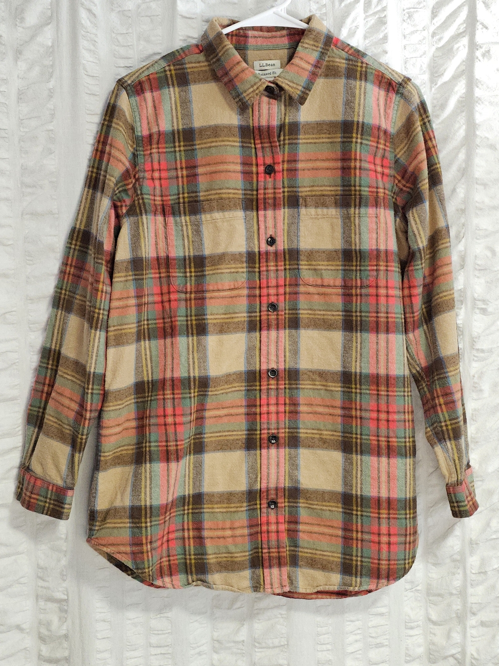 L.L. Bean Chamois Relax Fit Men's Tan and Red Plaid Button-Down Flannel Shirt